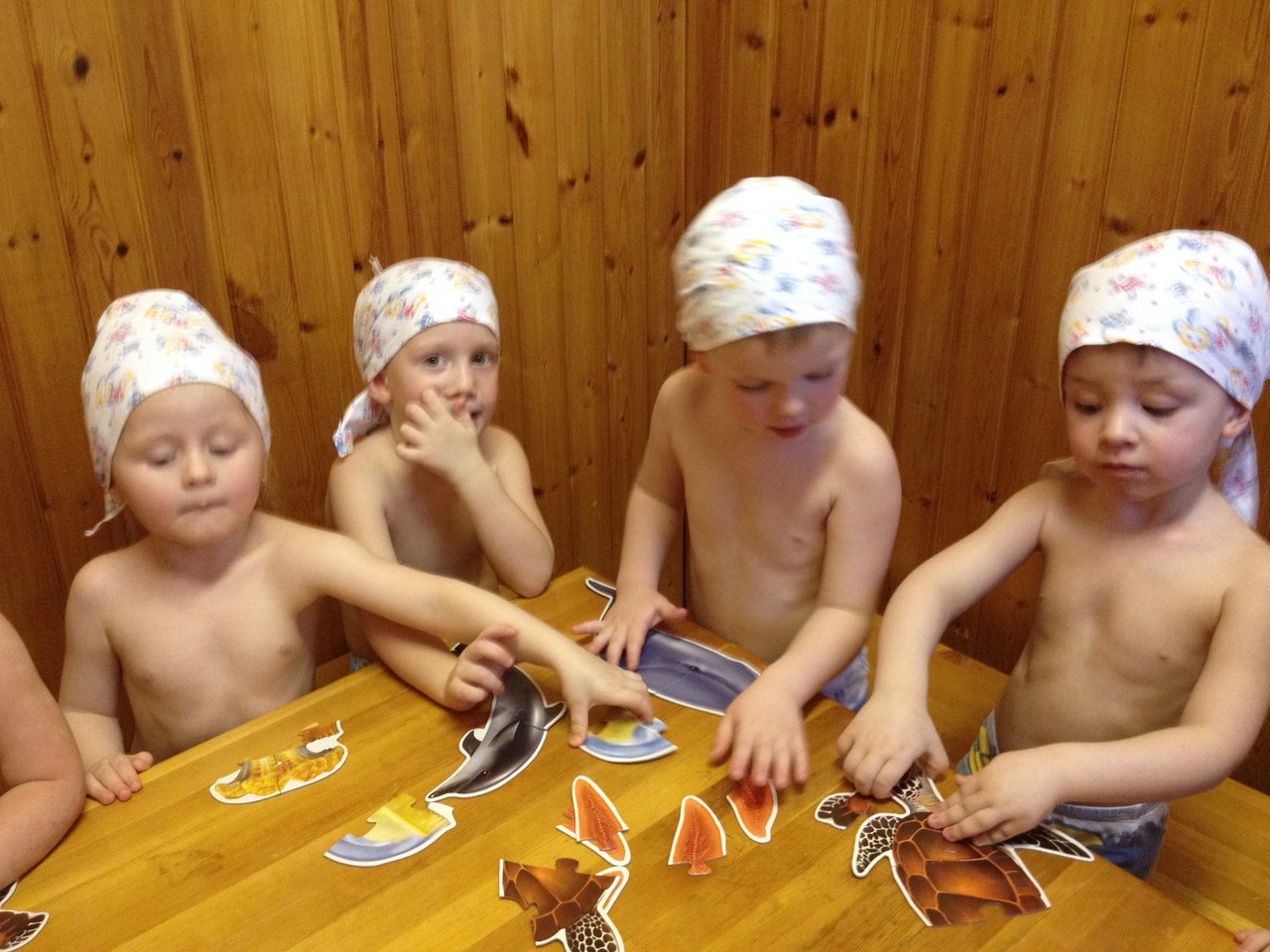 дети в бане с голыми фото 42